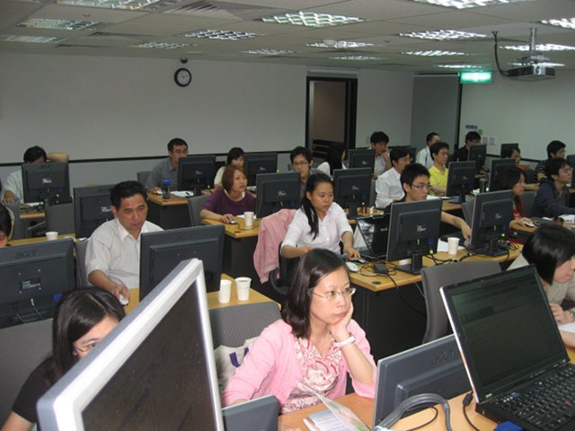 A full classroom of future XPages developers